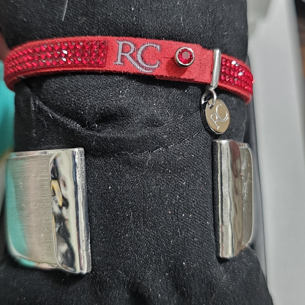 Rustic Cuff Chicago Bulls Set - Picture 4 of 6